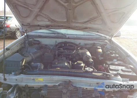 2001 Toyota Tacoma из США, поврежденный, VIN 5TEWM72NX1Z763578